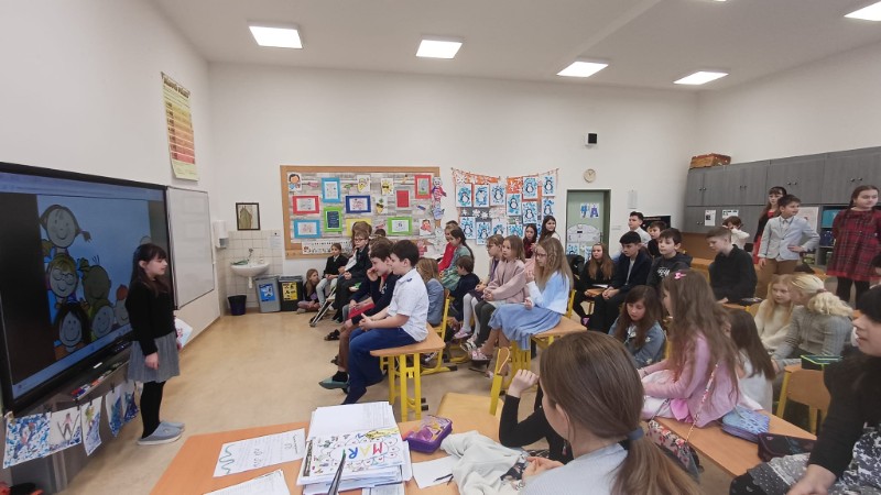 Vysvědčení ve společenském obleku