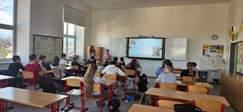 Stáří zblízka aneb Dotkni se světa seniorů Stáří zblízka aneb Dotkni se světa seniorů