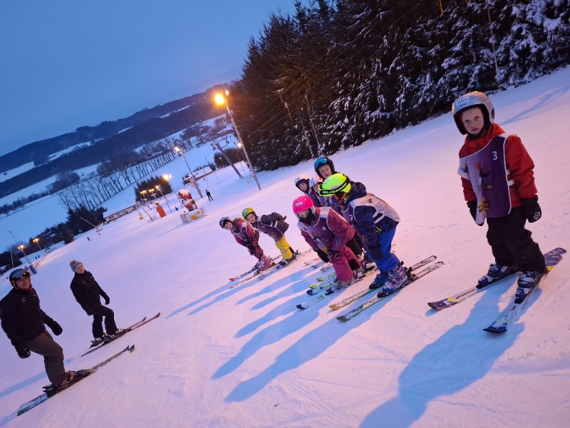 Lyžáček při školní družině Lyžáček při školní družině