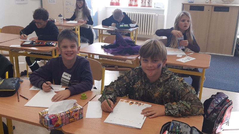 Halloween a Dušičky u nás a ve světě - výroba knihy