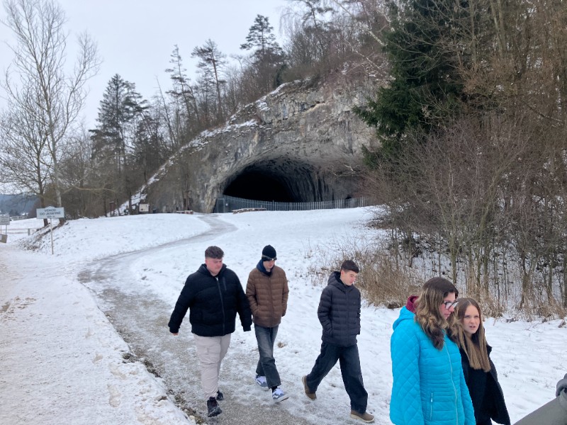Exkurze deváťáků do Sloupsko-šošůvských jeskyní a do Jaderné elektrárny Dukovany Exkurze deváťáků do Sloupsko-šošůvských jeskyní a do Jaderné elektrárny Dukovany