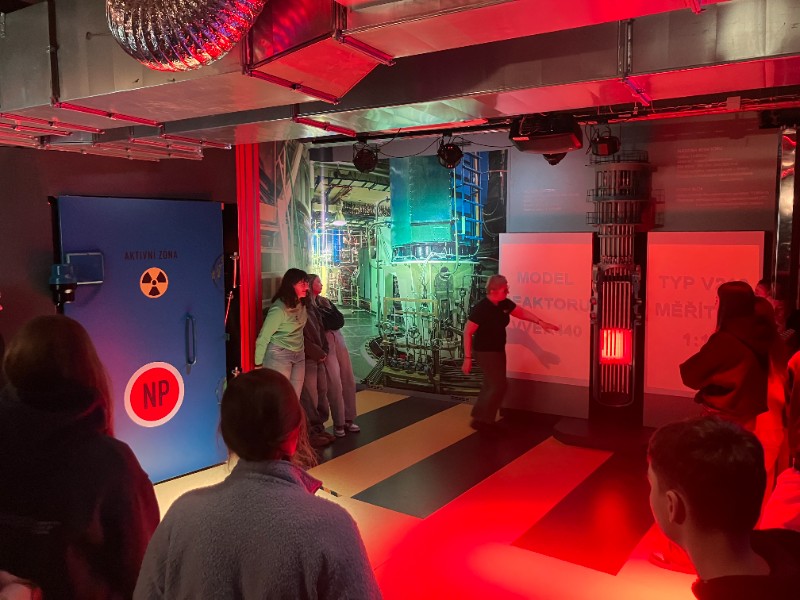 Exkurze deváťáků do Sloupsko-šošůvských jeskyní a do Jaderné elektrárny Dukovany Exkurze deváťáků do Sloupsko-šošůvských jeskyní a do Jaderné elektrárny Dukovany