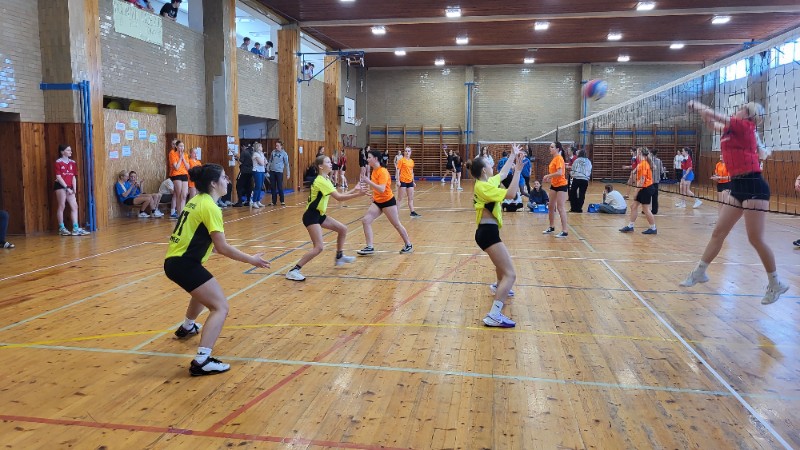 Přivezly jsme pohár!