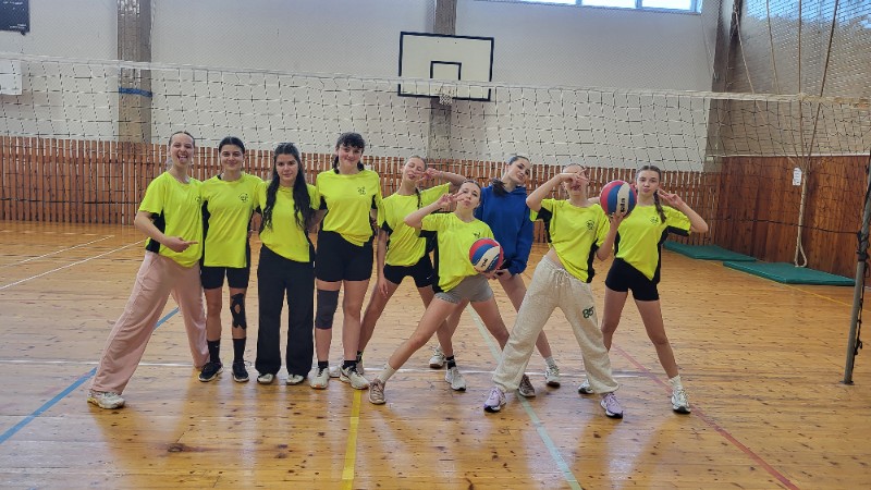 Přivezly jsme pohár!