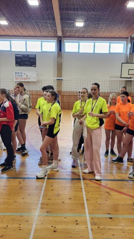 Přivezly jsme pohár!