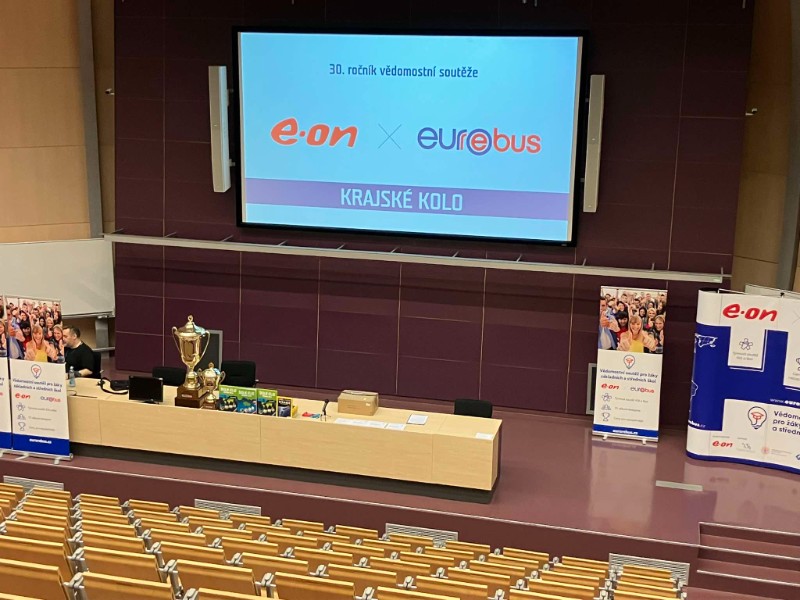 ŽÁCI 8. B ZÍSKÁVALI NA SOUTĚŽI EUROREBUS ZKUŠENOSTI