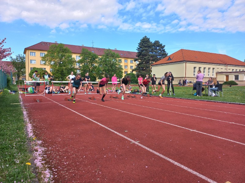 Atletický čtyřboj - krajské kolo Pardubice - žákyně a žáci 6. a 7. ročníku