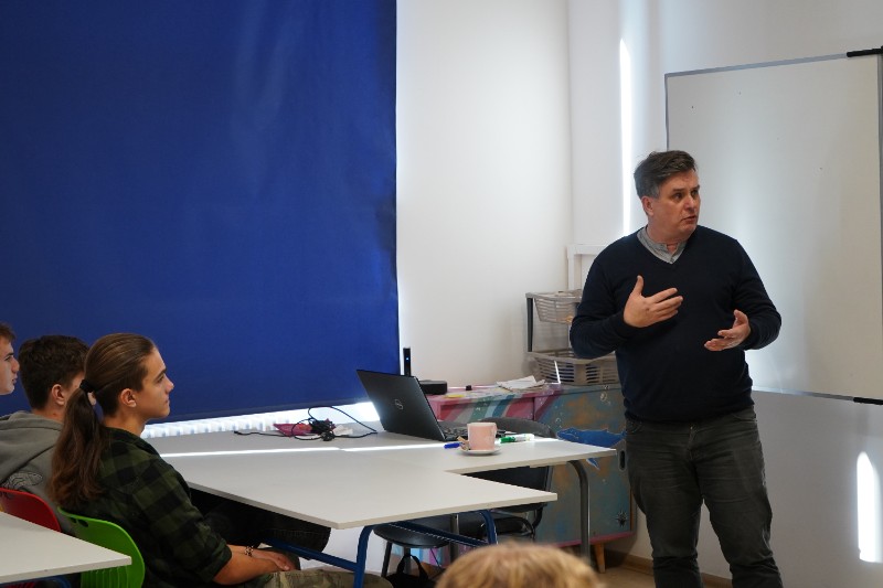 Co je to za lidi? Co je to za lidi?