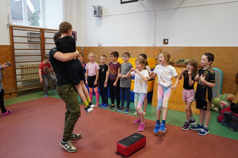 Zásady bezpečného chování k cizím lidem a sebeobrana