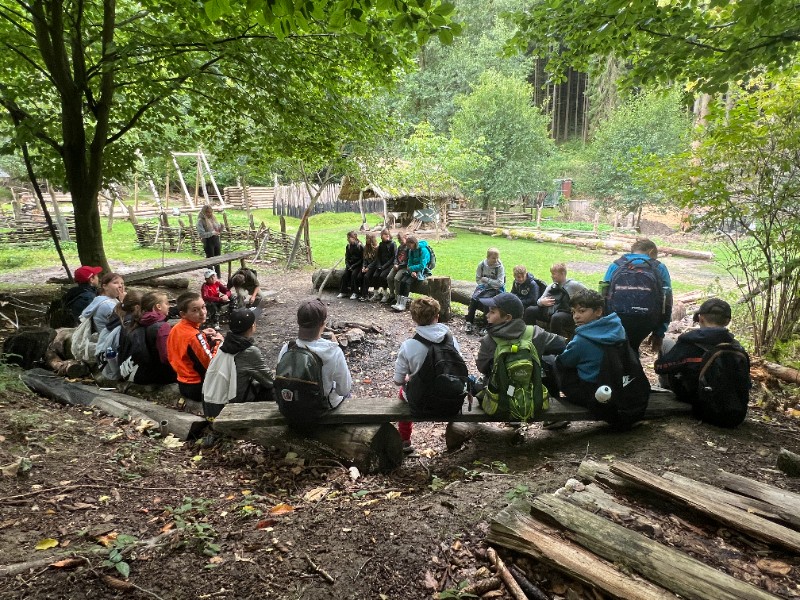 Dějepisná exkurze šesťáků na Křivolík