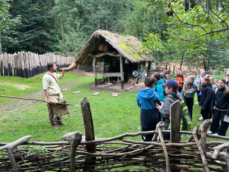 Dějepisná exkurze šesťáků na Křivolík