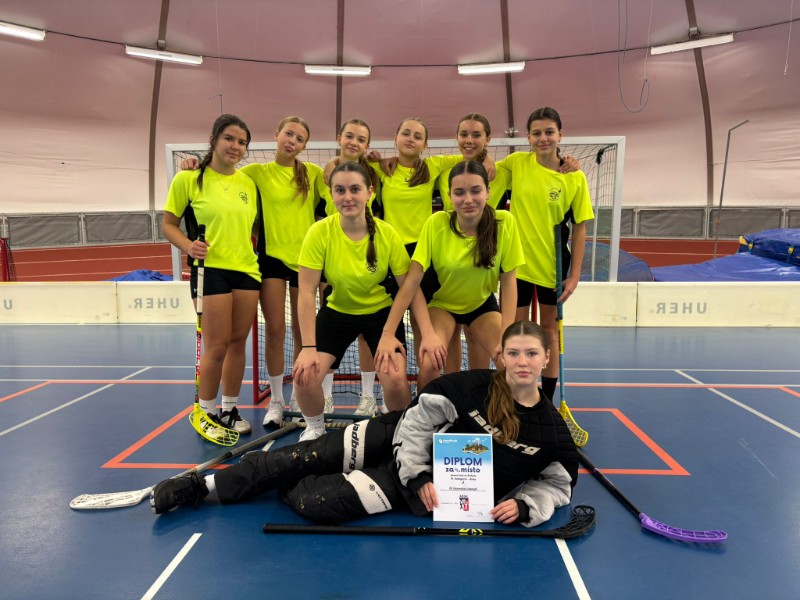 Okresní kolo florbalu dívek