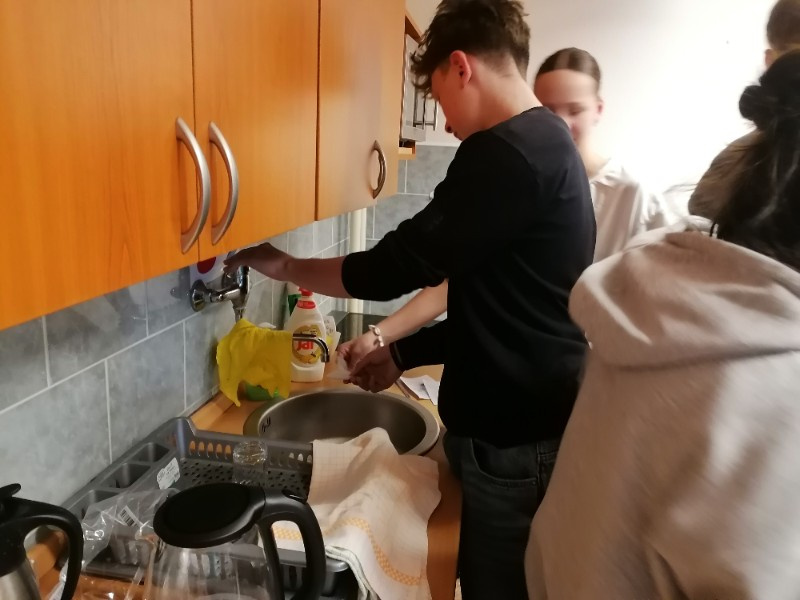 Stáří zblízka aneb Dotkni se světa seniorů Stáří zblízka aneb Dotkni se světa seniorů