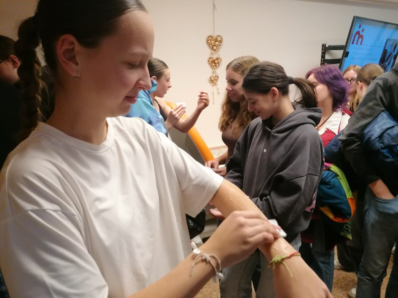 Stáří zblízka aneb Dotkni se světa seniorů