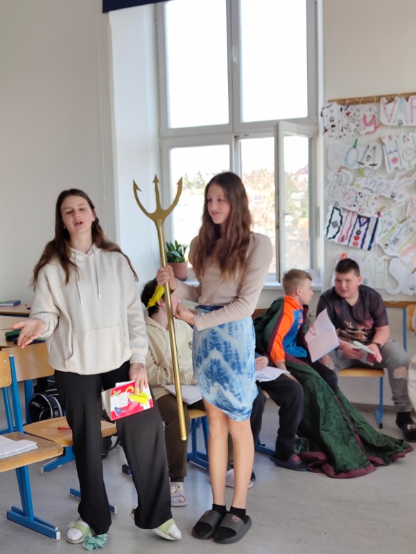 O řeckých bozích netradičně