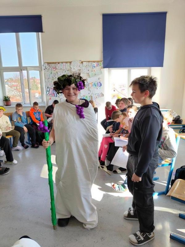 O řeckých bozích netradičně