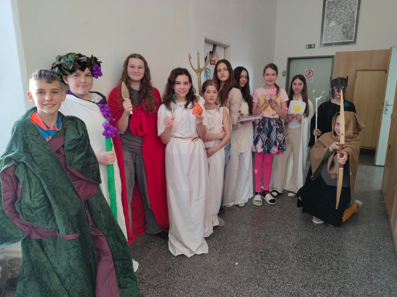 O řeckých bozích netradičně