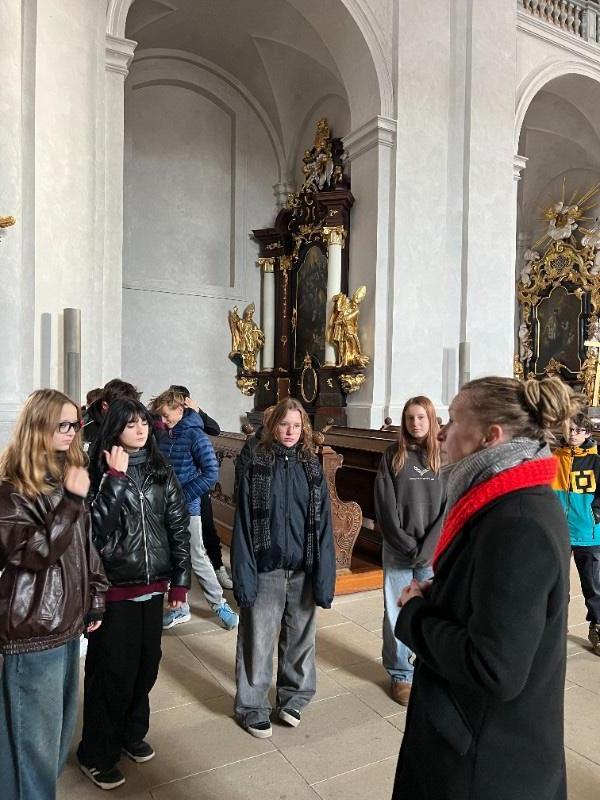 Osmáci v piaristickém kostele