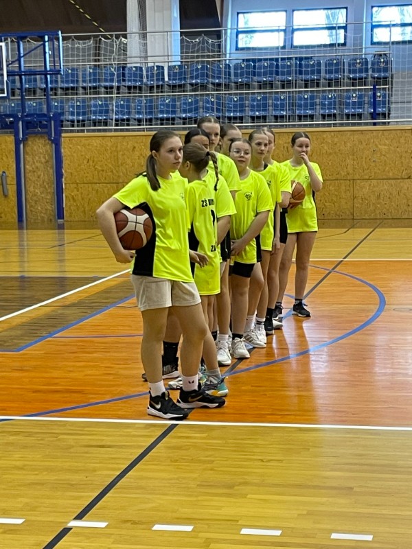 Třetí místo v okresním kole basketbalu