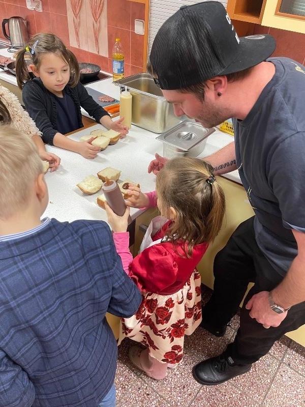 15. hodina (burgery s kuchařem z podniku Co by Kdyby)