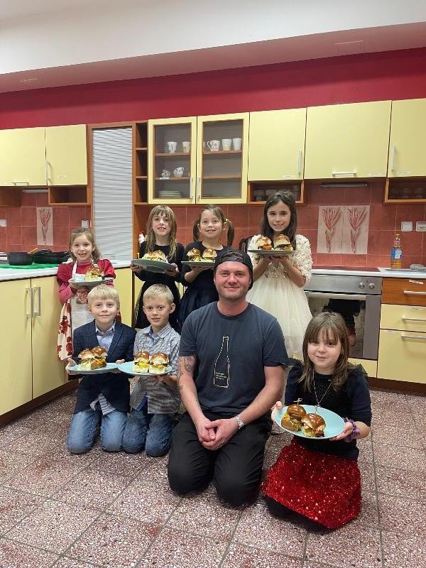 15. hodina (burgery s kuchařem z podniku Co by Kdyby)