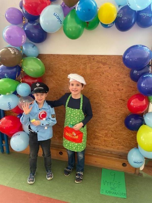 Karnevalový rej v družině