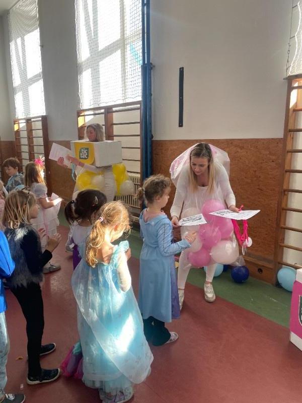 Karnevalový rej v družině