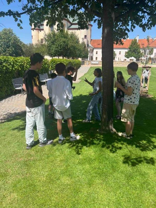 Pravěké rituály v hodině hudební výchovy