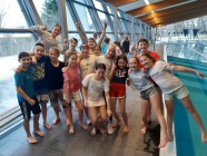 Poslední lekce plaveckého výcviku v pyžamech