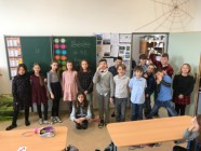 Vysvědčení (školní výzva “Suit up day”