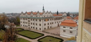Osmáci v piaristickém chrámu Osmáci v piaristickém chrámu