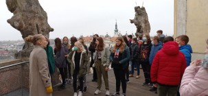 Osmáci v piaristickém chrámu Osmáci v piaristickém chrámu