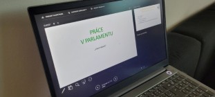 Setkání členů žákovského parlamentu se starostou města Setkání členů žákovského parlamentu se starostou města