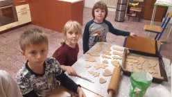 Pečení perníčků a muzicírování