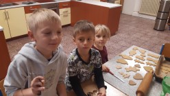 Pečení perníčků a muzicírování
