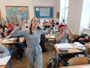 4.VÝZVA - DEN ORIGINÁLNÍCH POKRÝVEK HLAVY A ÚČESŮ