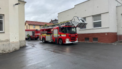 Taktické cvičení hasičů spojené s evakuací školy