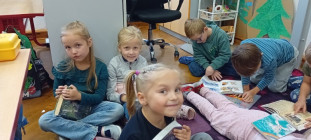 říjen v lavicích