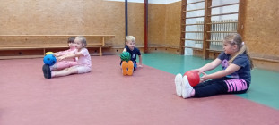říjen v lavicích