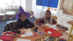 Halloween a Dušičky u nás a ve světě - výroba knihy