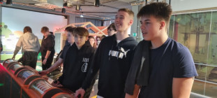 Exkurze deváťáků do Sloupsko-šošůvských jeskyní a do Jaderné elektrárny Dukovany Exkurze deváťáků do Sloupsko-šošůvských jeskyní a do Jaderné elektrárny Dukovany