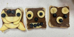 7. hodina („obličejové tousty“)