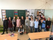 Vysvědčení (školní výzva “Suit up day”