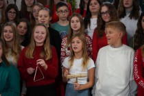 Vánoční zpívání na schodech