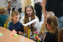 Prvňáčci a deváťáci poprvé spolu
