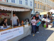 Férový stánek ZŠ Zámecká na Starodávném jarmarku Férový stánek ZŠ Zámecká na Starodávném jarmarku