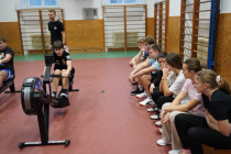 Soutěž na veslařských trenažerech