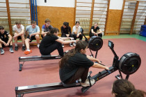 Soutěž na veslařských trenažerech
