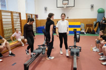 Soutěž na veslařských trenažerech