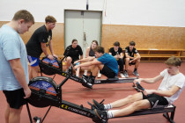 Soutěž na veslařských trenažerech